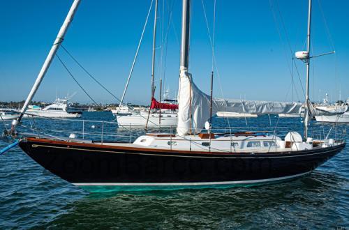 Hinckley Bermuda 40 ficha tecnica